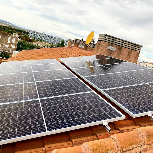CREENSolar Instalación paneles solares y aerotermia en Zaragoza y Ávila