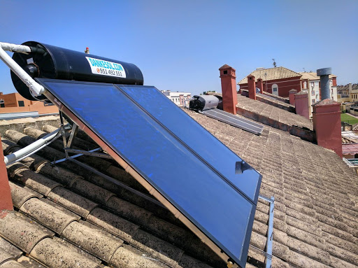 Dankesol. Reparación y Mantenimiento de Equipos de Energía Renovable.